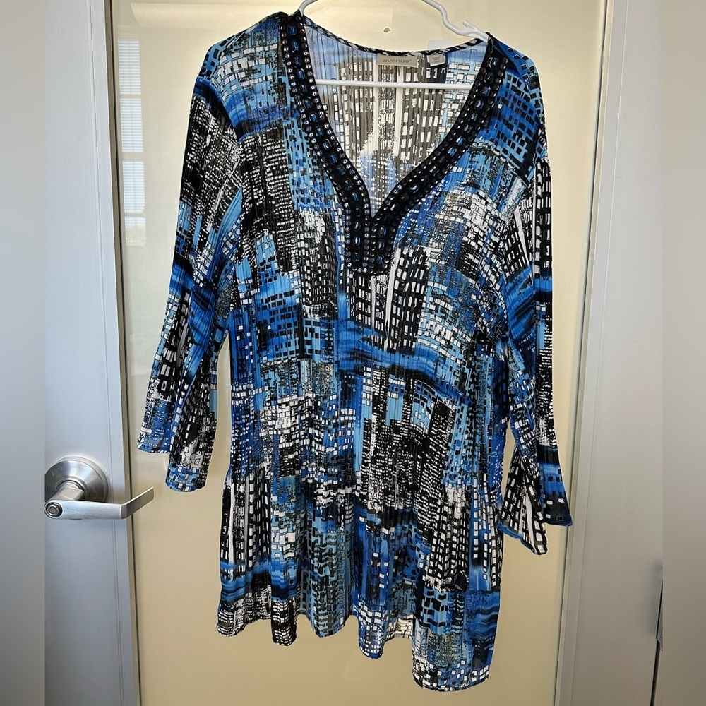 AVENUE SIZE 22/24 Bling Blue Gems & silver sequins neckline TUNIC top